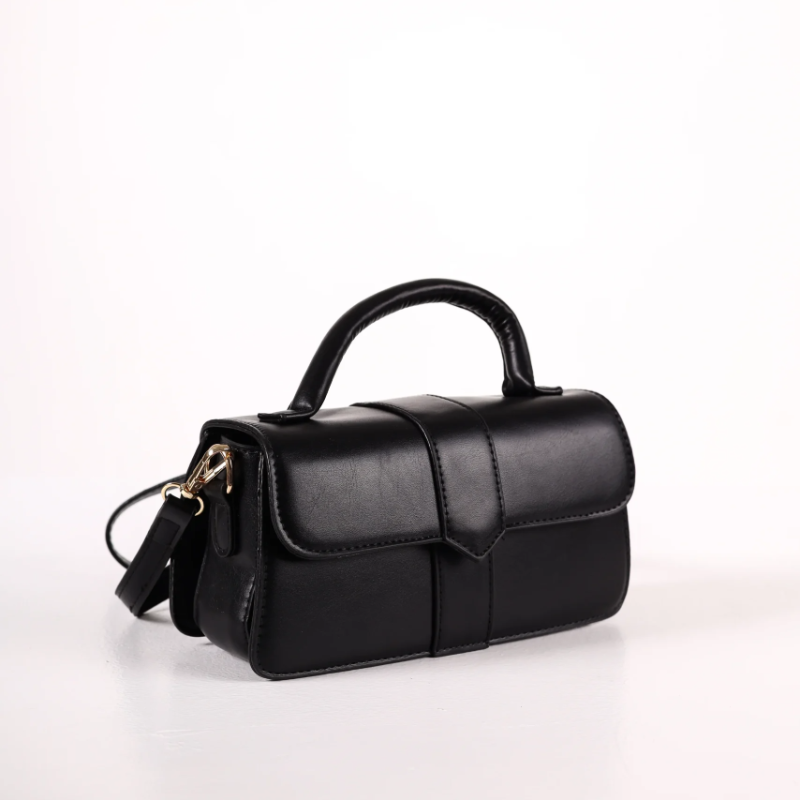 Crna torbica klasicnog dizajna KA034 - rs-mangoshop.com