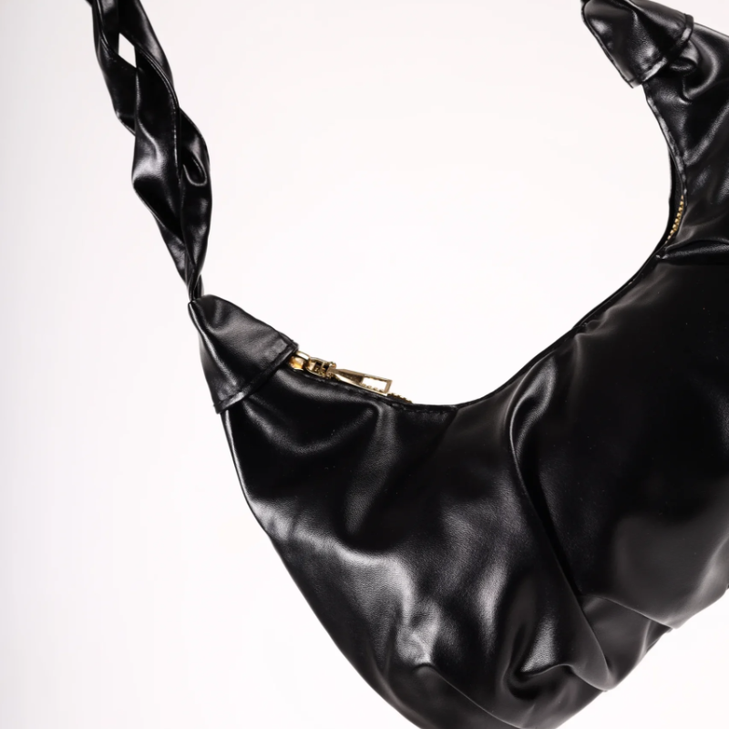 Crna torbica sa pletenim kaisem KA025 - rs-mangoshop.com