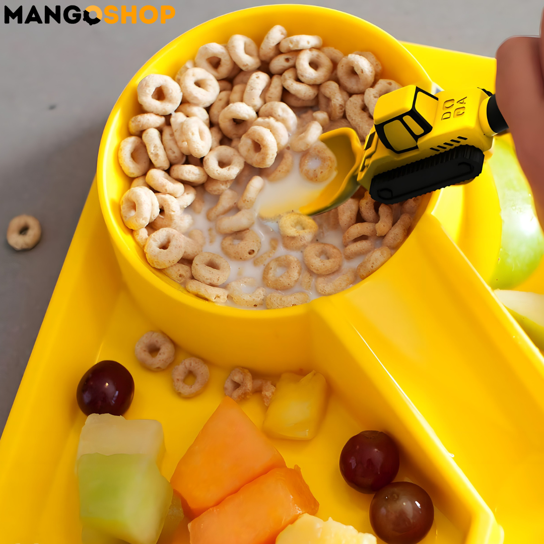 Zabavni deciji set za jelo – tanjir sa pregradama, viljuska i kasika kao traktor i bager - rs-mangoshop.com