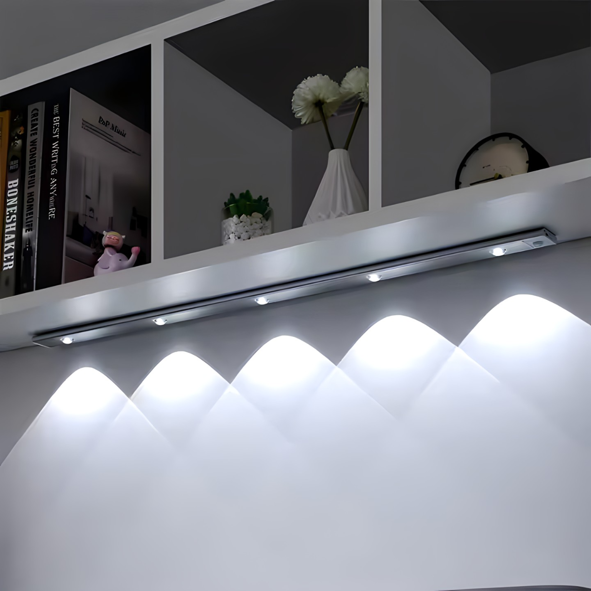 LED lampa sa senzorom pokreta