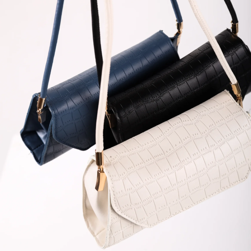 Bela reljefna torbica KA043 - rs-mangoshop.com