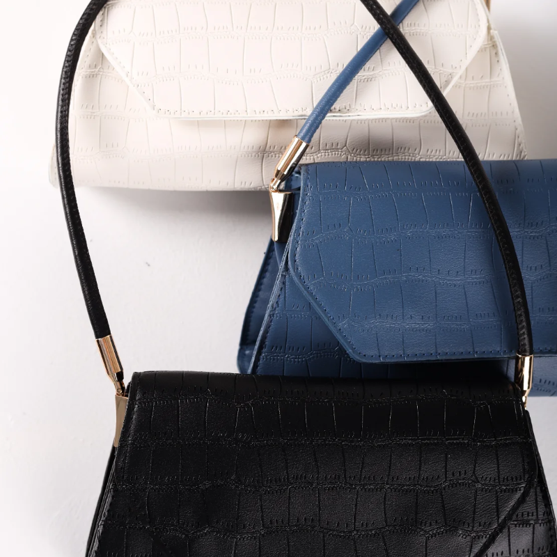 Bela reljefna torbica KA043 - rs-mangoshop.com