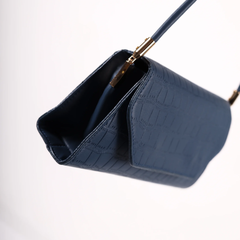 Plava reljefna torbica KA045 - rs-mangoshop.com