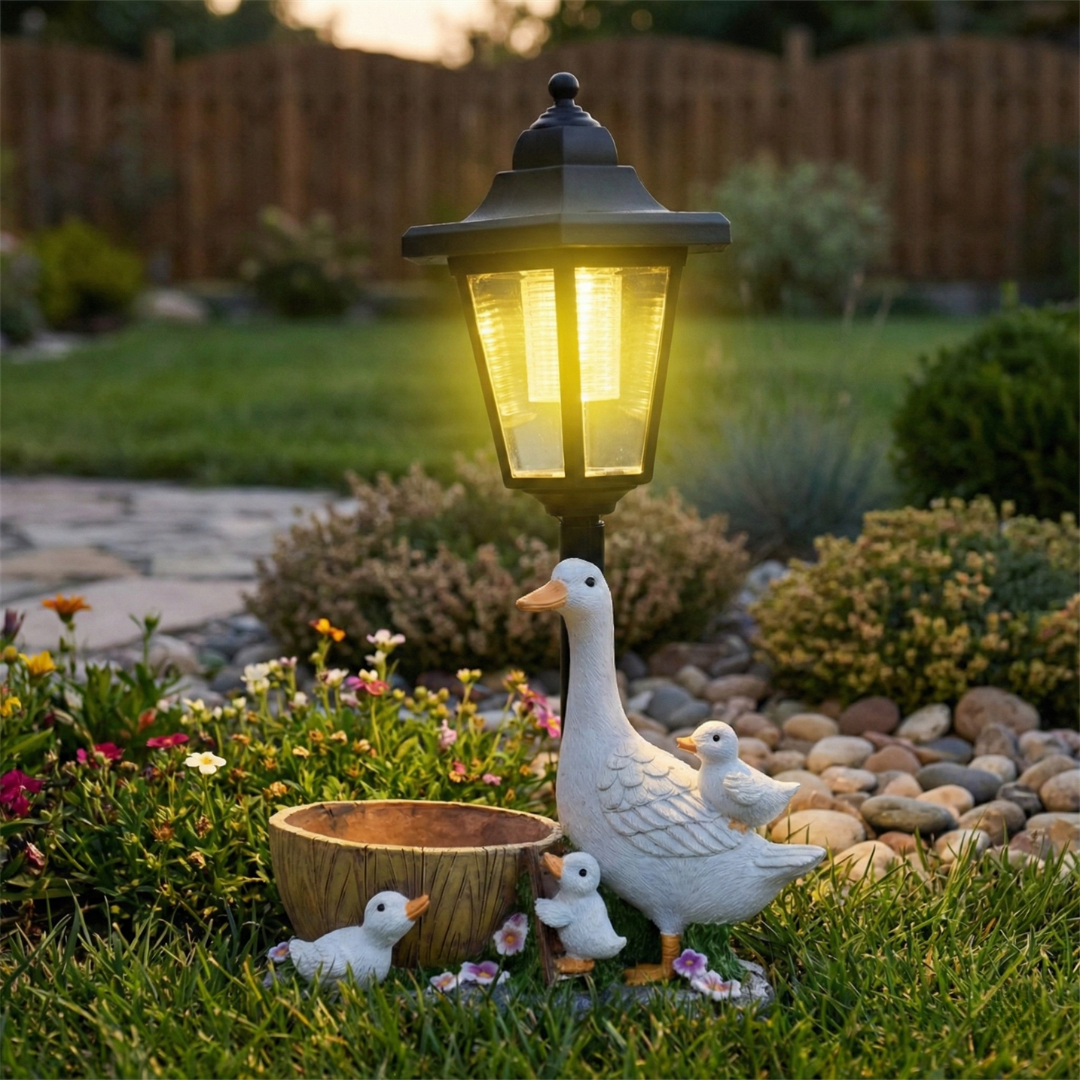 Solarna lampa sa figurama